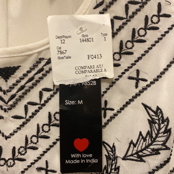 White flowy dress with two slits - Picture 10 of 10